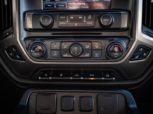 Used 2018 Chevrolet Silverado 2500 High Country image 39