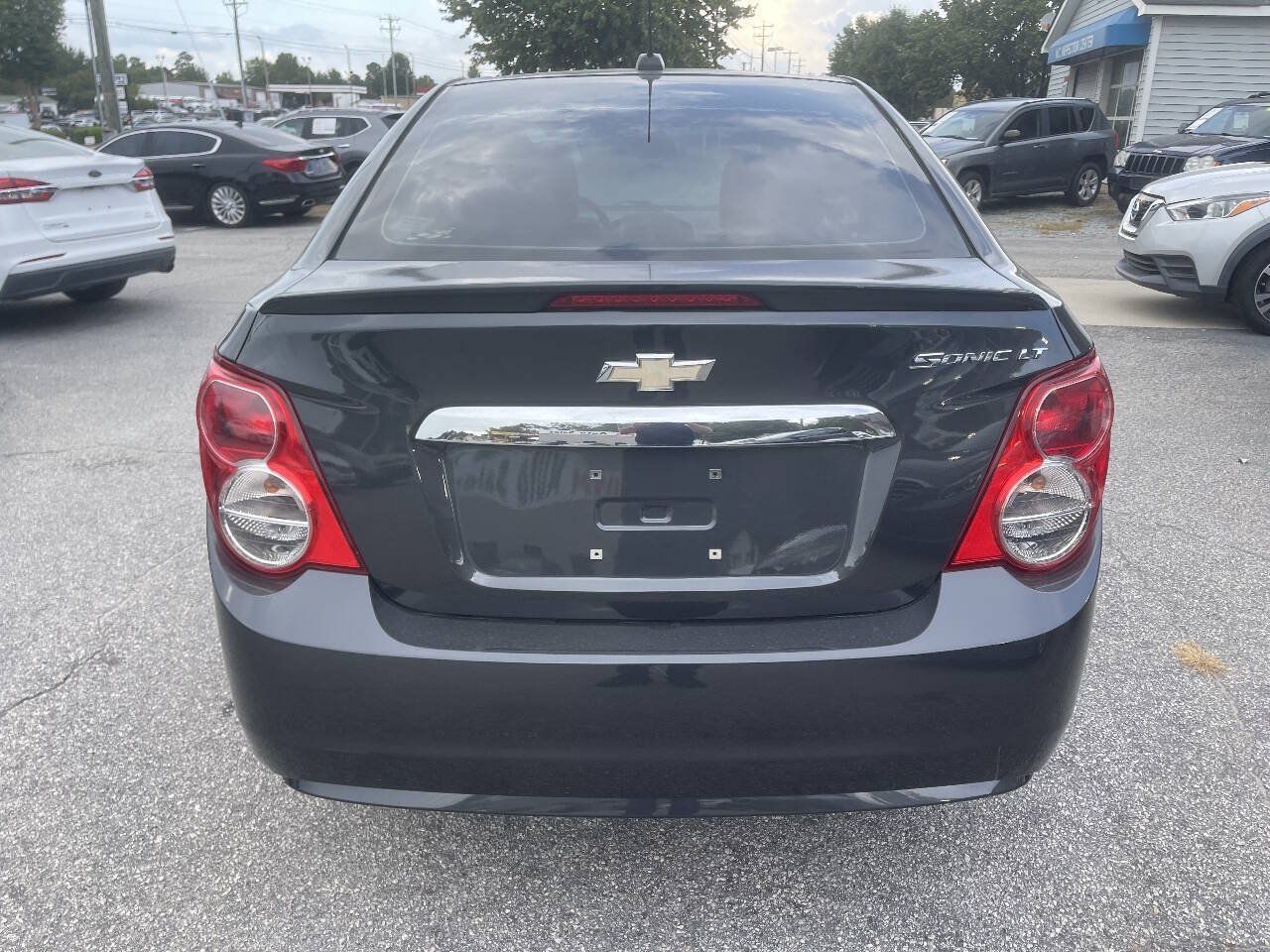 Used 2015 Chevrolet Sonic LT w/ Wheels and Fog Lamp Package FWD image 8