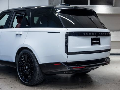 Used 2025 Land Rover Range Rover Autobiography AWD/4WD image 24
