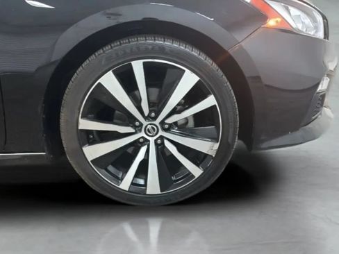 Used 2020 Nissan Altima 2.5 SR FWD image 25
