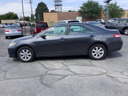 Used 2010 Toyota Camry LE FWD image 10