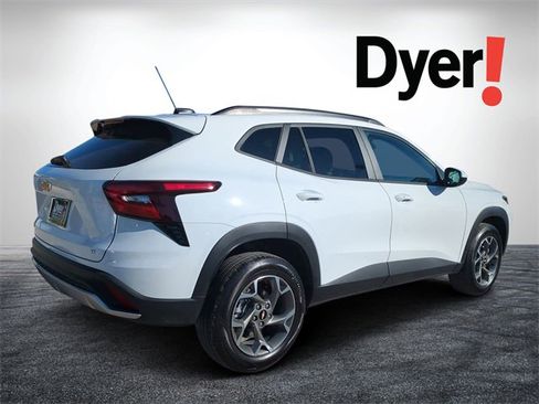 New 2026 Chevrolet Trax LT w/ Driver Confidence Package image 3