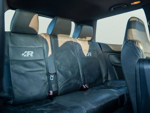 Used 2004 Volkswagen R32 image 39