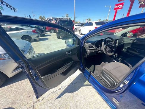Used 2021 Hyundai Accent SE FWD image 16