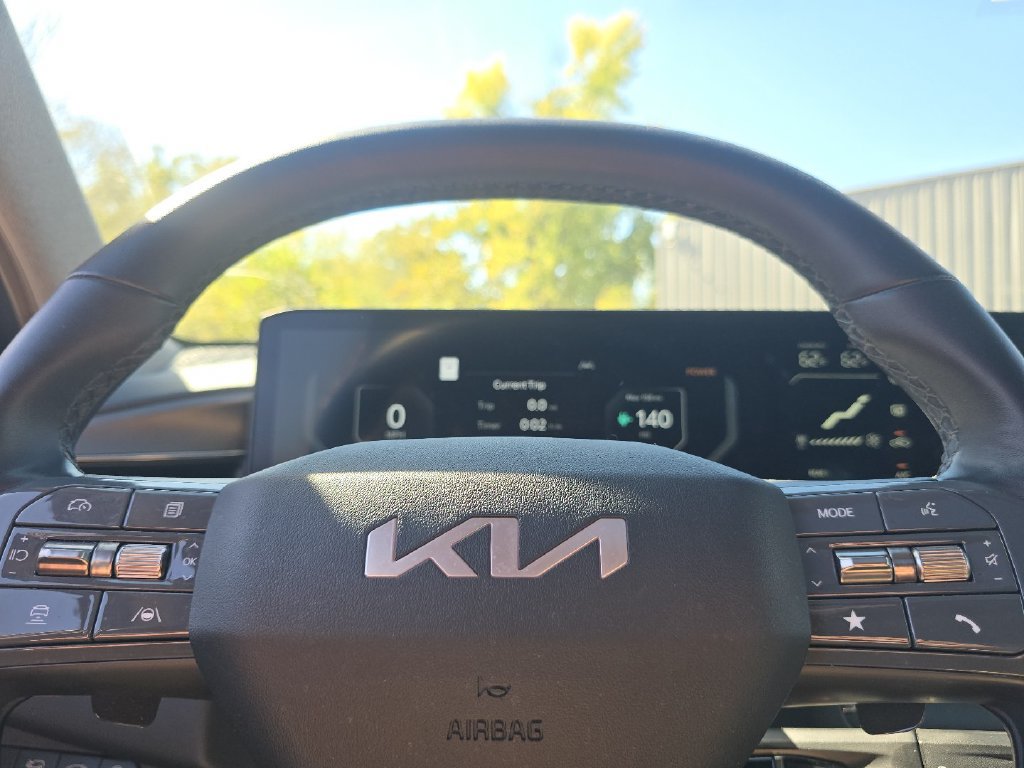 Used 2024 Kia EV9 Land AWD/4WD image 27