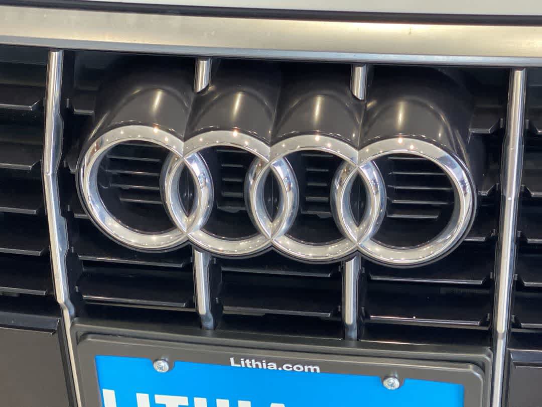 Used 2020 Audi Q3 2.0T Premium w/ Convenience Package AWD/4WD image 10