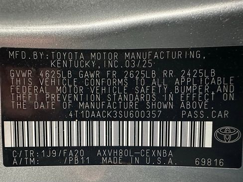 Used 2025 Toyota Camry LE image 11