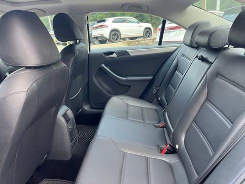 Used 2018 Volkswagen Jetta SE FWD image 13