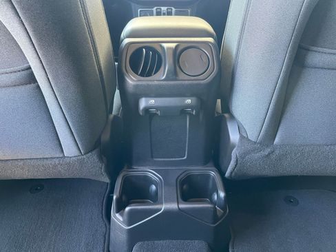 Used 2025 Jeep Wrangler Sport S image 23