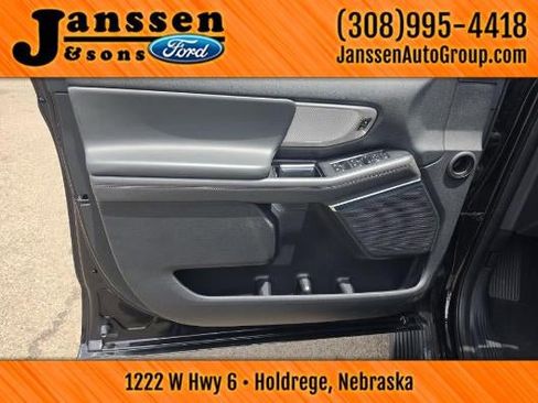 Used 2025 Ford Expedition Active AWD/4WD image 15