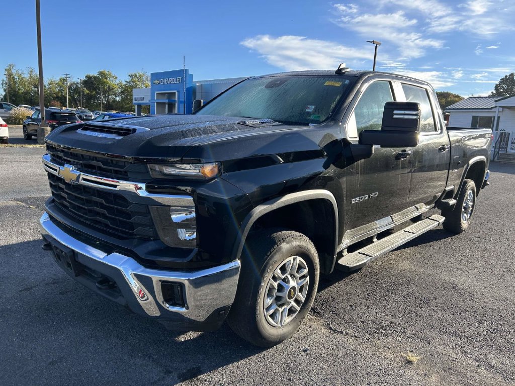 Used 2025 Chevrolet Silverado 2500 LT w/ Convenience Package AWD/4WD image 6