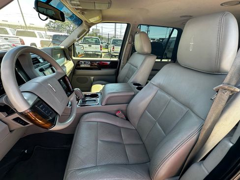 Used 2012 Lincoln Navigator 2WD image 58