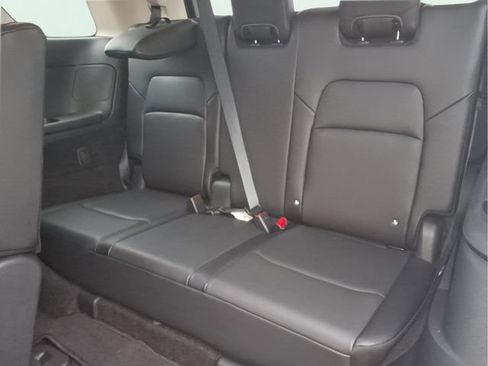 Used 2025 Nissan Pathfinder SL image 21