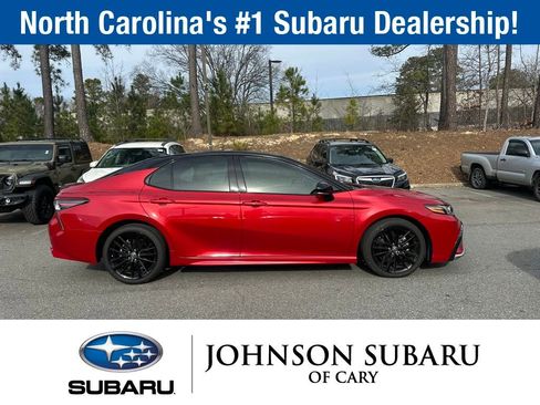 Used 2022 Toyota Camry XSE image 3