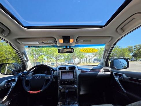 Used 2016 Lexus GX 460 w/ Premium Package image 20