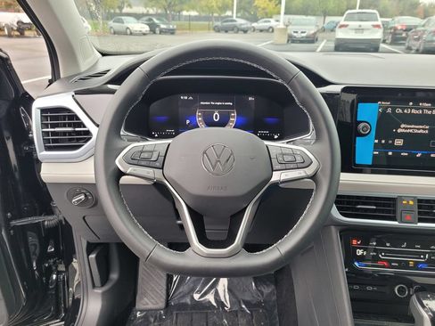 New 2026 Volkswagen Taos SE AWD/4WD image 16