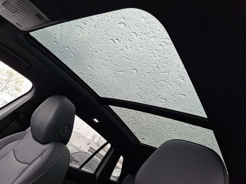 New 2026 Volkswagen Tiguan SE R-Line image 7