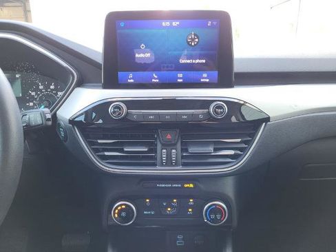 Used 2022 Ford Escape SE image 17