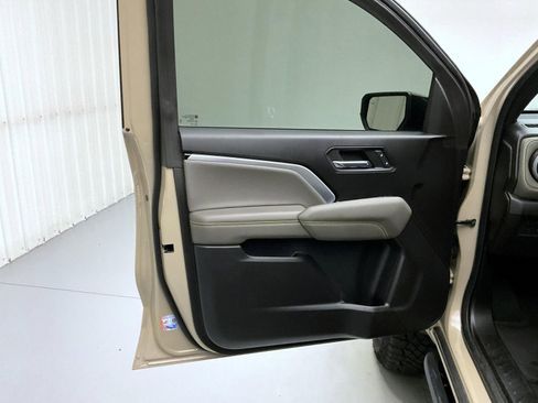 Used 2024 Chevrolet Colorado ZR2 w/ Technology Package image 9