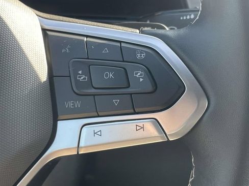 Certified 2024 Volkswagen Atlas Cross Sport SE FWD image 22
