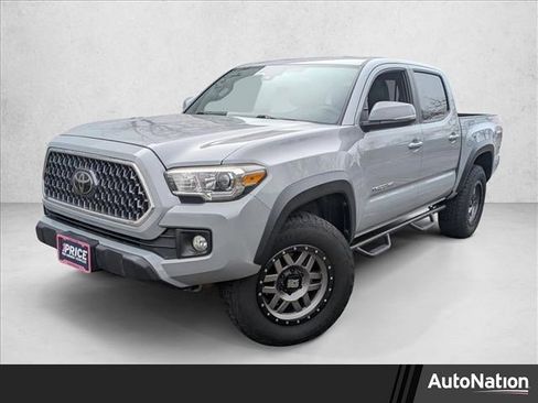 Used 2018 Toyota Tacoma TRD Off-Road image 1
