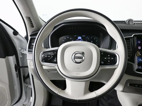 Used 2022 Volvo XC90 T6 Inscription w/ Lounge Package AWD/4WD image 2