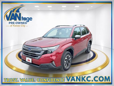 Certified 2025 Subaru Forester Premium AWD/4WD image 45
