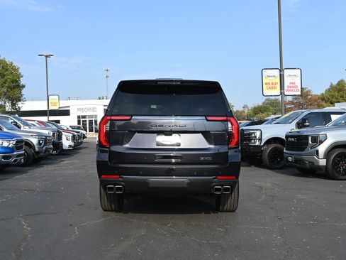 Used 2025 GMC Yukon Denali Ultimate AWD/4WD image 6