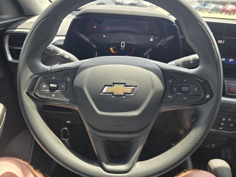 Used 2024 Chevrolet TrailBlazer LS w/ LS Convenience Package image 12