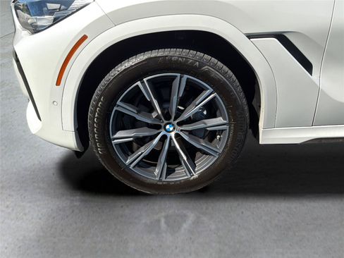 Used 2021 BMW X6 xDrive40i w/ M Sport Package AWD/4WD image 41