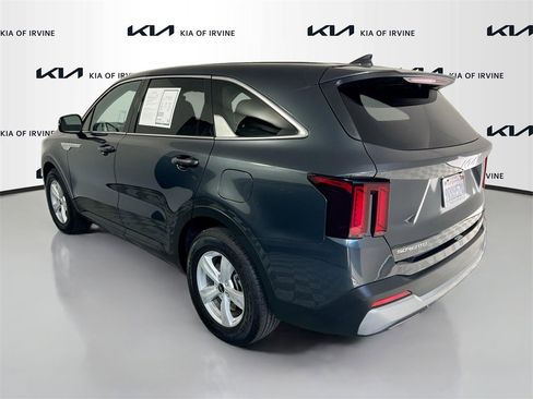 Certified 2024 Kia Sorento LX image 6