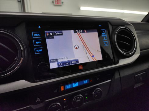 Used 2019 Toyota Tacoma Limited image 11