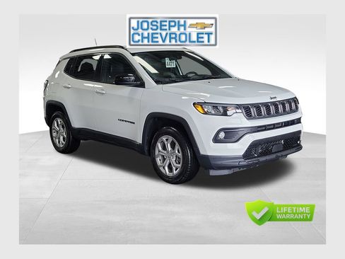Used 2024 Jeep Compass Latitude AWD/4WD image 1