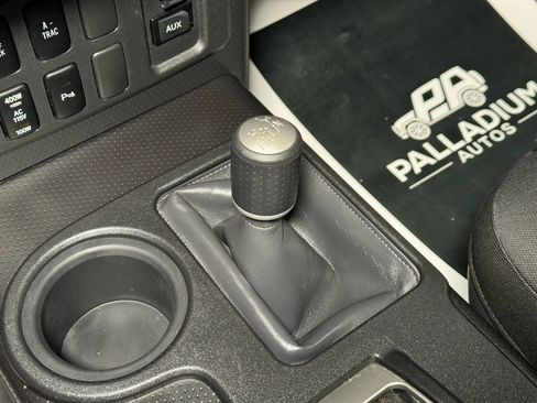 Used 2007 Toyota FJ Cruiser 4WD image 37