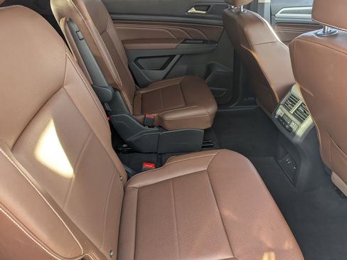 Used 2021 Volkswagen Atlas SE image 11