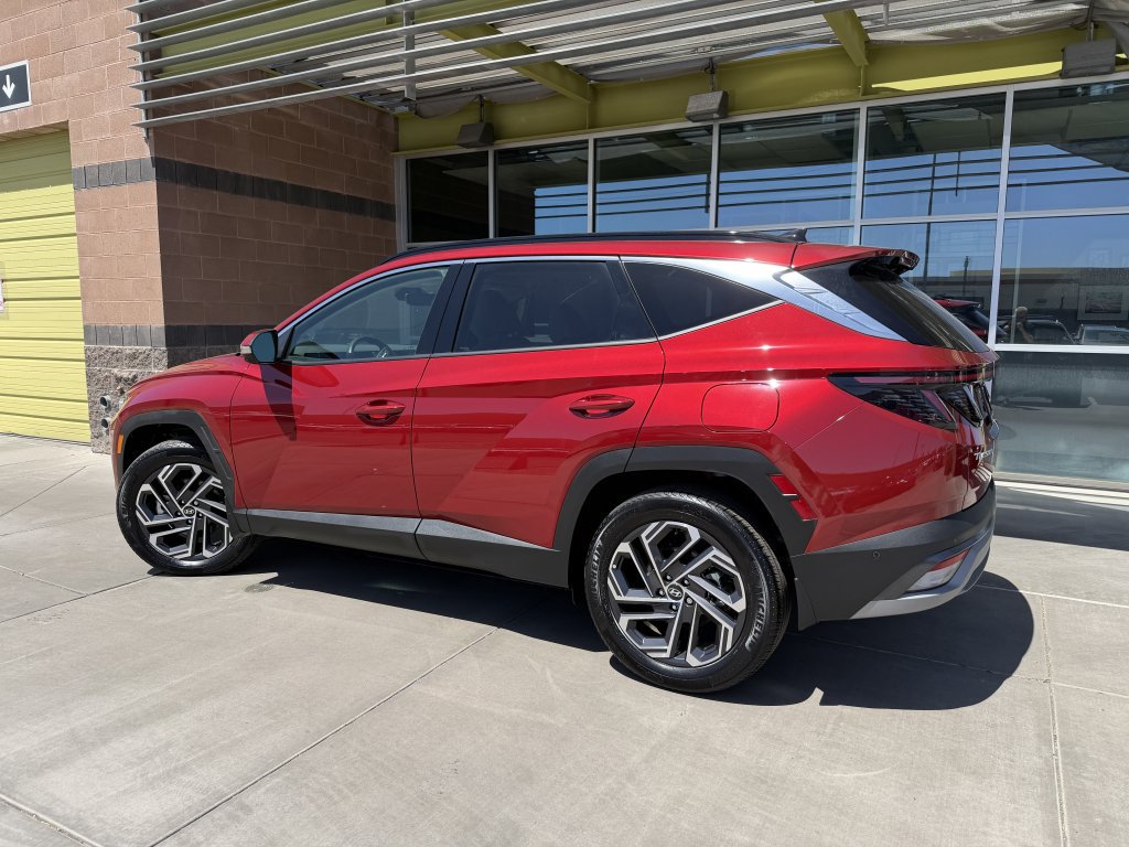 Used 2025 Hyundai Tucson Limited AWD/4WD image 5
