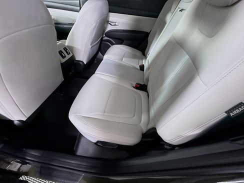 Certified 2025 Hyundai Tucson SEL AWD/4WD image 28