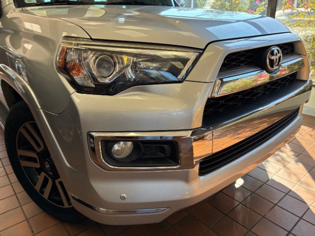 Used 2018 Toyota 4Runner 2WD image 2