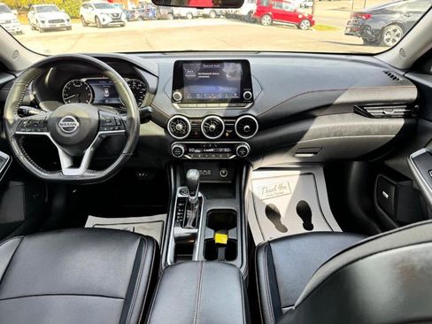 Used 2022 Nissan Sentra SR w/ SR Premium Package image 24