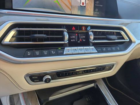 Used 2022 BMW X7 M50i AWD/4WD image 22