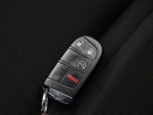 Used 2020 Jeep Renegade Latitude image 31