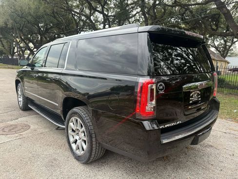 Used 2019 GMC Yukon XL Denali image 5