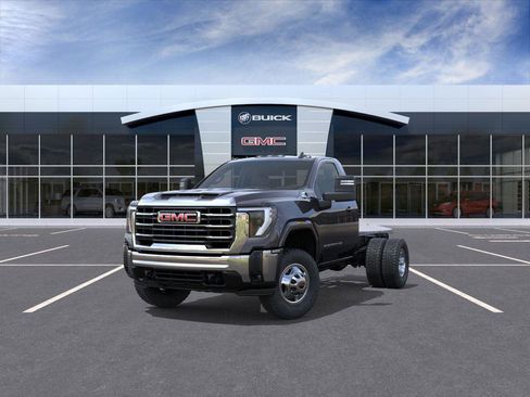 New 2025 GMC Sierra 3500 SLE w/ SLE Convenience Package image 8