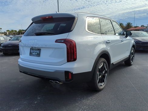 New 2025 Kia Telluride S image 8
