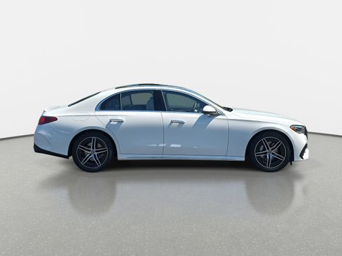 New 2026 Mercedes-Benz E 350 4MATIC Sedan image 4