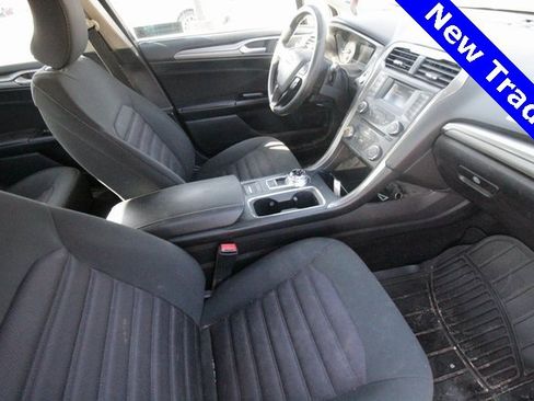 Used 2017 Ford Fusion SE image 8