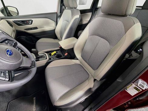 Used 2025 Subaru Forester Premium AWD/4WD image 2