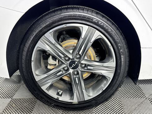 Used 2023 Kia K5 EX image 32