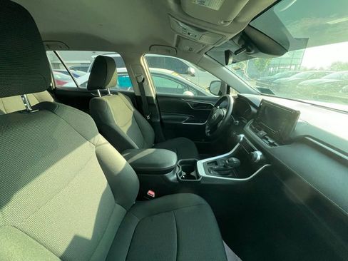 Used 2021 Toyota RAV4 LE w/ Carpet Mat Package (TMS) image 7