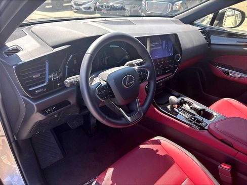 Used 2025 Lexus NX 250 FWD image 15